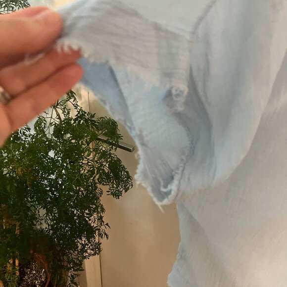 9SEED Lightweight Sheer Light Blue Gauze Top Size Small - Picture 4 of 6